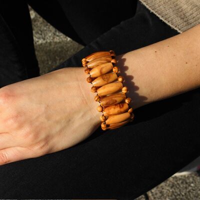 Bracelet made of wood, oval beads