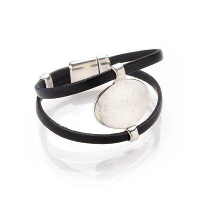 Bracelet with two leathers, central rounded loop and magnetic clasp