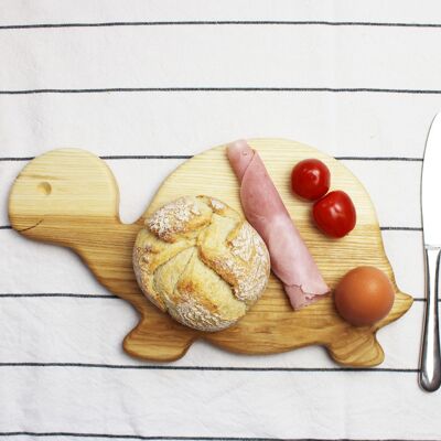 Wooden breakfast board with animal motif turtle