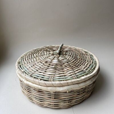 Decorative basket with lid, round, hand woven from palm - Dekorativer Korb mit Deckel, rund, handgeflochten aus Palm