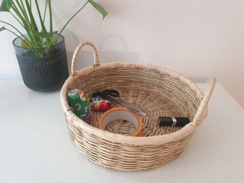 Decorative basket with handles, round, hand woven from palm - Dekorativer Korb mit Griffen, rund, handgeflochten aus Palm
