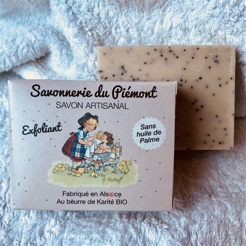 Scrub biologico ai semi di papavero e legno di sandalo