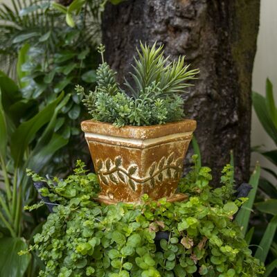 Mexican clay flower pot with plate garland