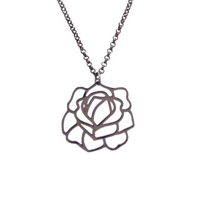 TRADITIONAL ROSE NECKLACE