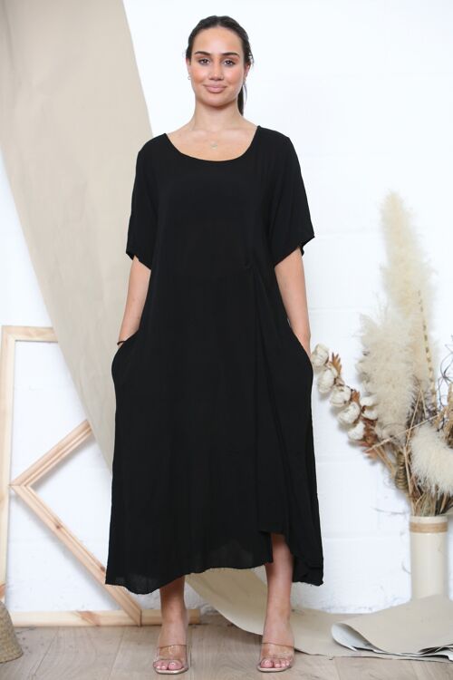 Black relaxed dress with pockets