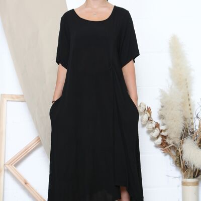 Black relaxed dress with pockets