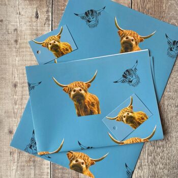 Emballage cadeau vache Highland sur fond bleu - papier d'emballage vache Highland 3
