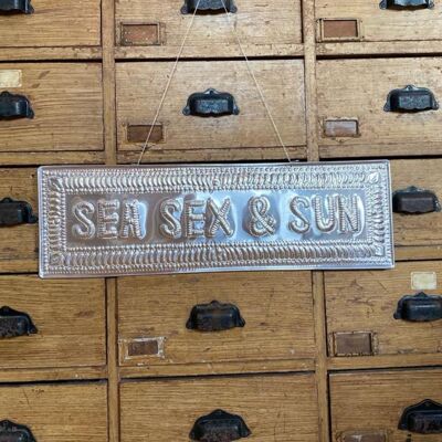 Hammered aluminum plate - SEA, SEX AND SUN