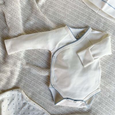 Bio-Babybody mit blauem Rand