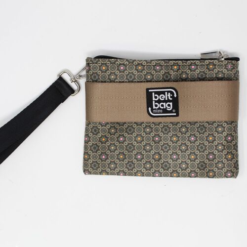 Pochette POUCH UP Similpelle scamosciata verde militare con pallini rosa e arancio