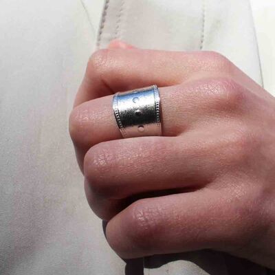 Large and engraved ring Andromaque Silver | Handmade jewelry in France