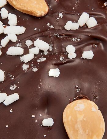 Colomba de Pâques au chocolat et aux amandes Bio 1