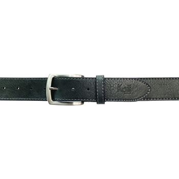 K4008KB | Ceinture pour hommes en cuir doublé avec finition Pu. Couleur anthracite. Dimensions : 125 x 3,8 x 0,5 cm (tour de taille 110 cm). Conditionnement : Boîte cadeau fond/couvercle rigide 3