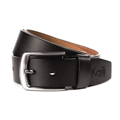 K4003AB | Cinturón de Hombre en Piel Verdadera, Liso. Color negro Hebilla color gunmetal Medidas: 120 x 3,7 x 0,5 cm (cintura 105 cm). Embalaje: Fondo rígido/tapa Caja de regalo