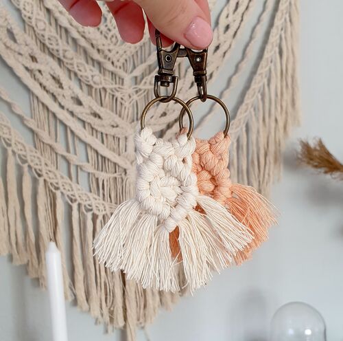 Makramee Schlüsselanhanger 'fan', Boho Karabiner Anhänger, Taschenanhänger Accessoire