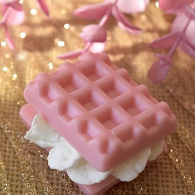 Waffle scented fondant whipped cream