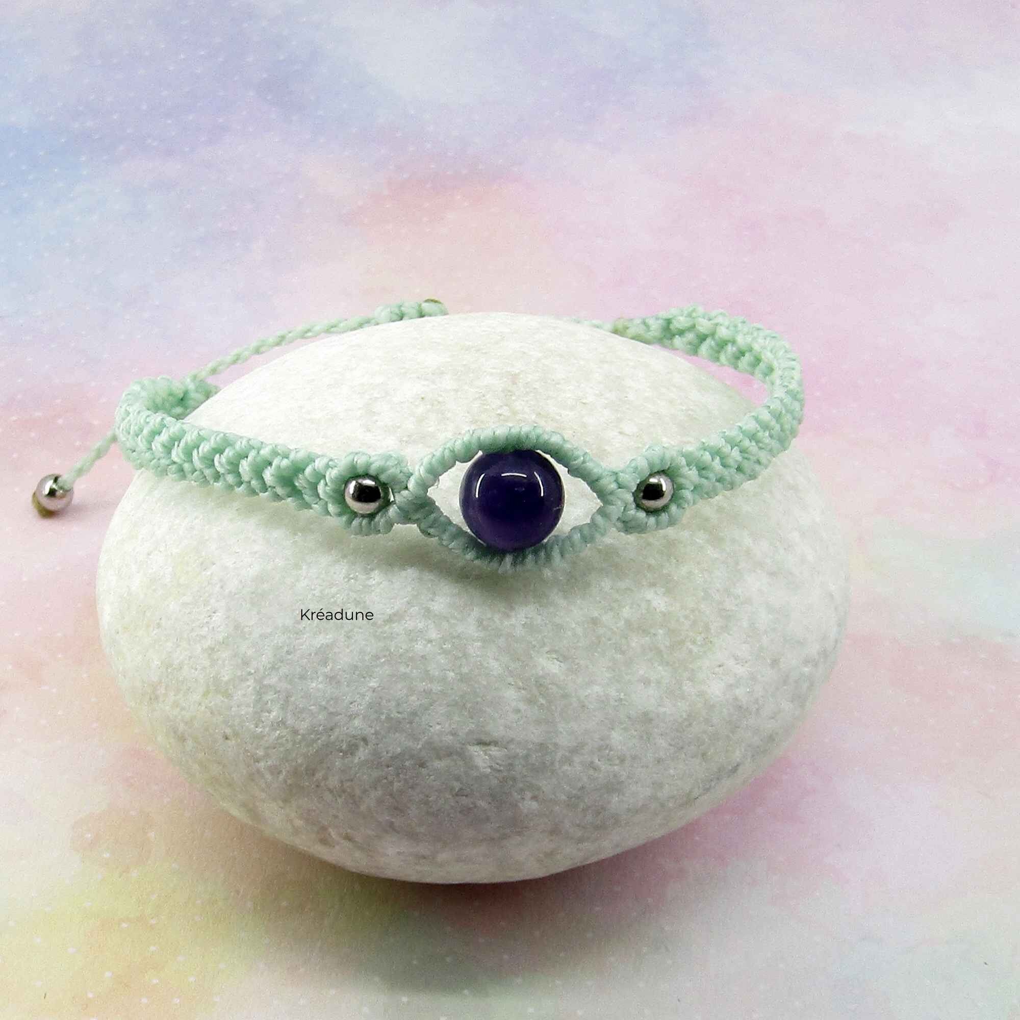 Bracelet micro-macramé vert d'eau avec Améthyste - Daya
