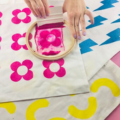 Screen Print A Tote With An Embroidery Hoop Kit