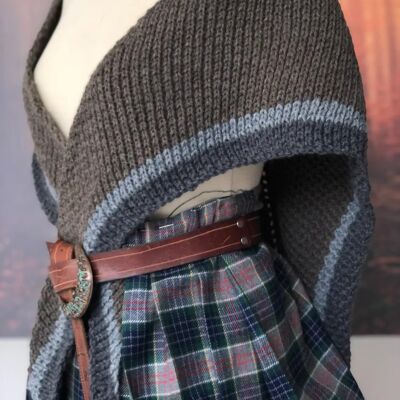 Handgefertigter dreifarbiger Outlander-Schal, inspiriert von Claire's - Cottagecore