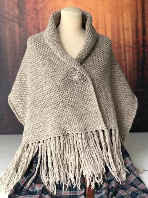Mantón Outlander hecho a mano beige inspirado en el de Claire - Cottagecore lana natural