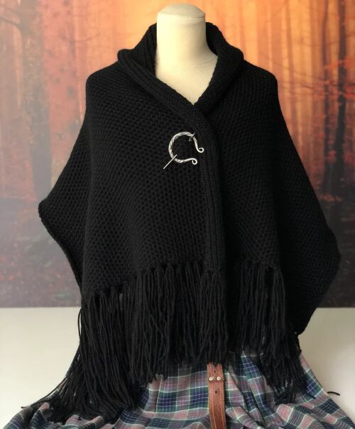 Mantón Outlander hecho a mano negro inspirado en el de Claire - Cottagecore lana acrílica