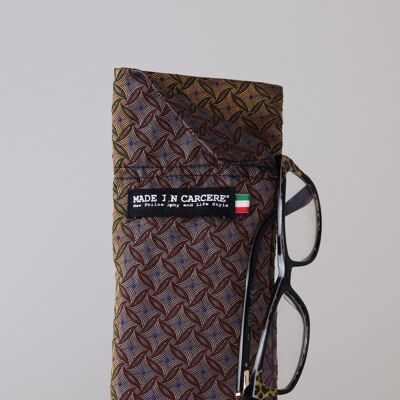 Glasses case in silk