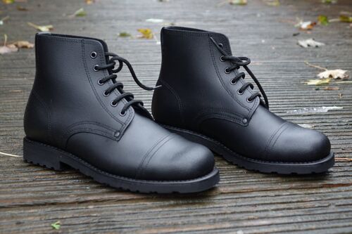 Estrela Leather Lace-Up Boots Cap Toe- Black