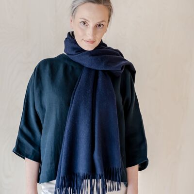 Lambswool Blanket Scarf in Navy