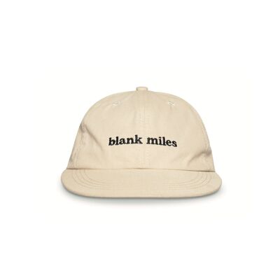 Gorra básica de millas en blanco