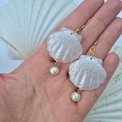 Pearl Clam Shell Earrings