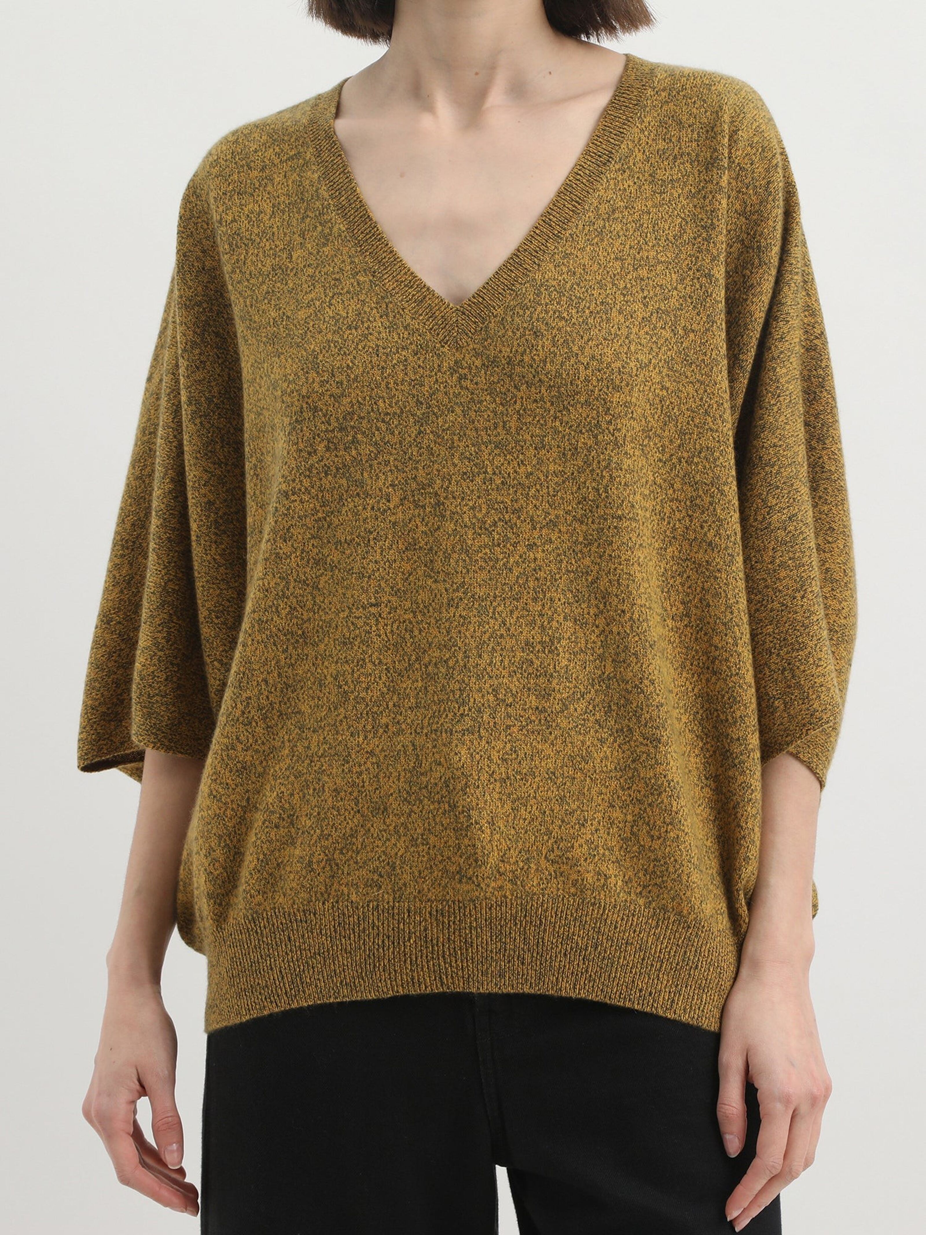 Buy wholesale POLO V-neck sweater with short sleeves - 100% yellow cashmere