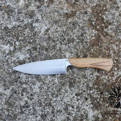Couteau de chef et son manche en olivier
