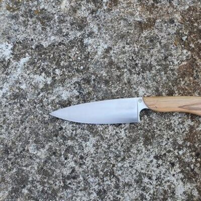 Couteau de chef et son manche en olivier