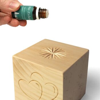 Ensemble de cubes coeur en pin pierre | Cubes de pin cembro avec motif et structure dégoulinante + huile de pin cembro BIO (10 ml) 2