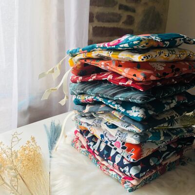 Fabric storage pouch