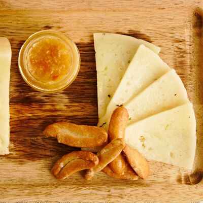 QUESO ARTESANO DE LECHE CRUDA DE OVEJA CON TRUFA NEGRA