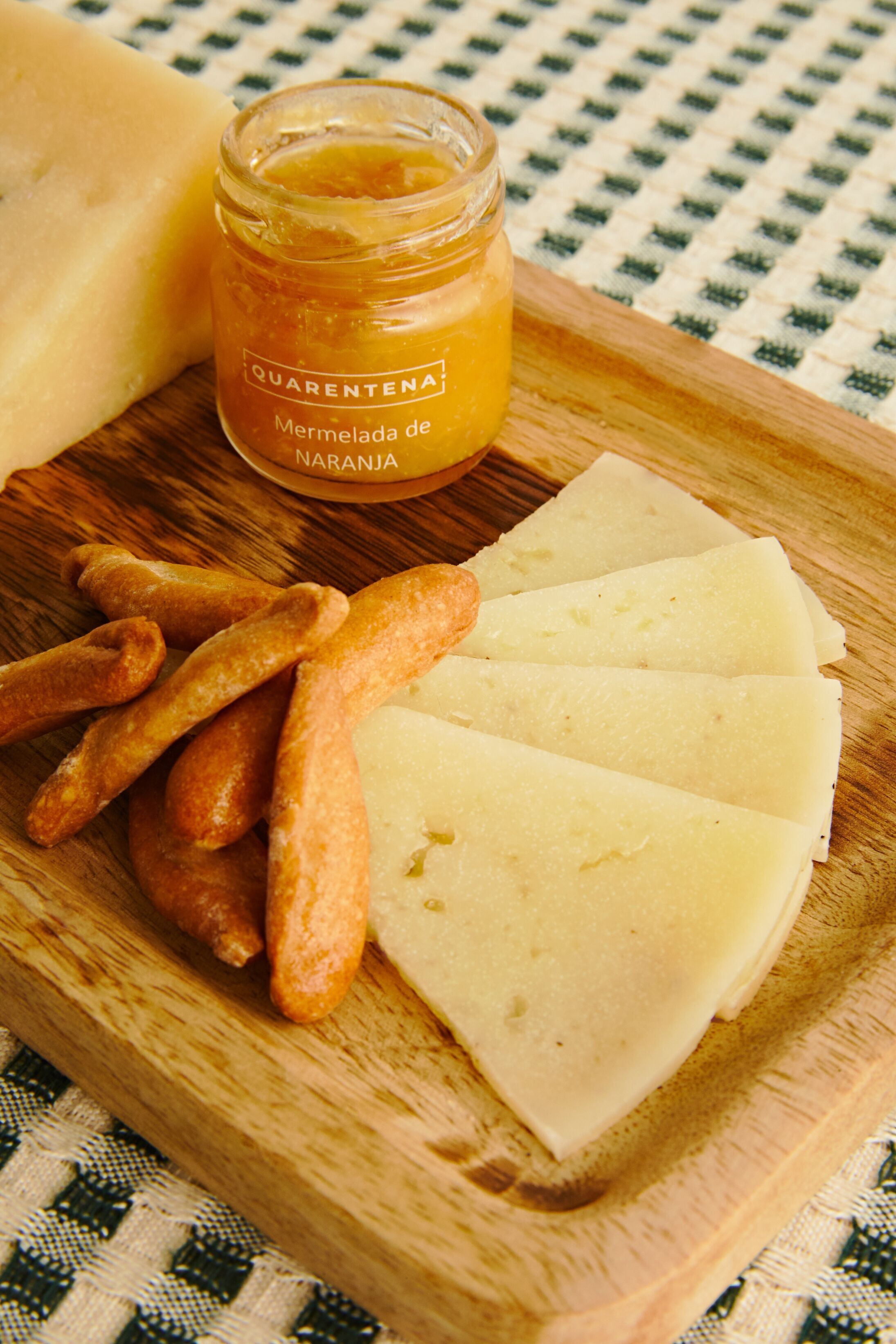 FORMAGGIO ARTIGIANALE A LATTE DI PECORA CRUDO CON PERRETXICO