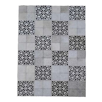 Tapis kilim 80x150cm CARREAU DE CIMENT CUIR Noir. Tapis artisanal en Peau de bête 1