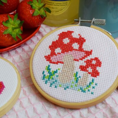 Toadstool Mini 3 pollici Kit Punto Croce