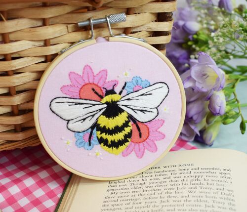 Midsummer Bee Mini 4 inch Embroidery Kit