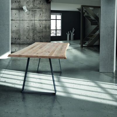Tavolo OLTRARNO con piano in legno massello di sp. 4 cm e struttura in 160x90 cm