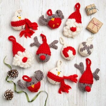 Kit de tricot boules Santas Helpers 2