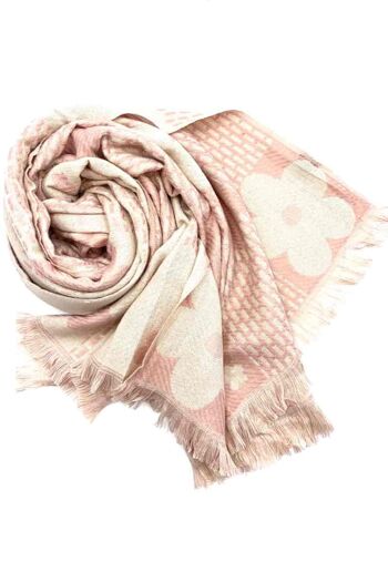foulard en laine rose. 2