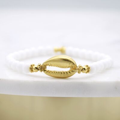Small Cowrie Shell white bead bracelet