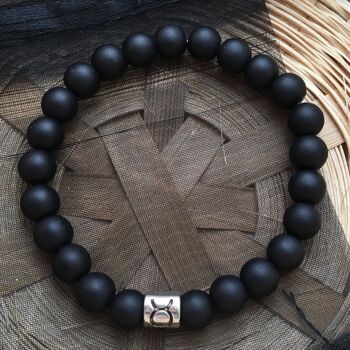 Bracelet signe astrologique Taureau noir mat 3