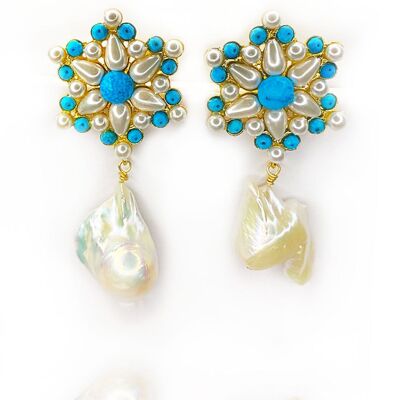 Earrings: POWERFUL TREASURE - letter shape baroque pearls
