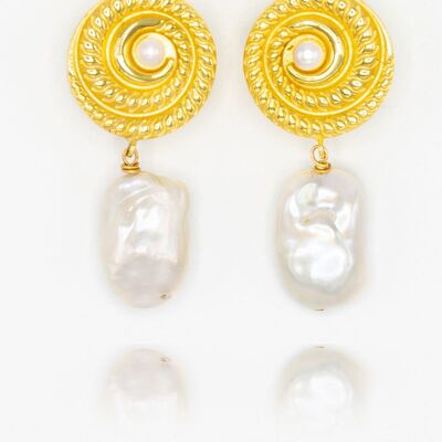 Baroque Pearl Earrings: Small Wonders