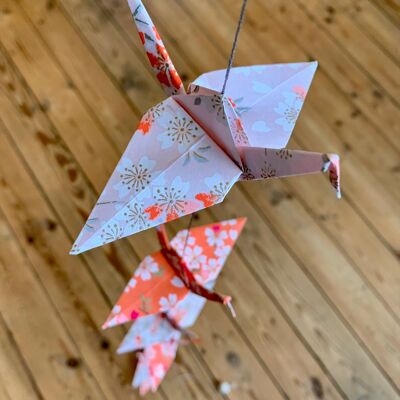 Ghirlanda di origami, rosa e corallo