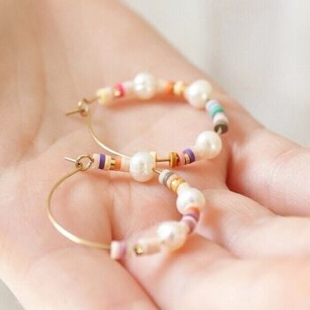 Boucles d'oreilles créoles perle et perle colorées en or 2