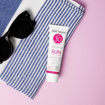 SPF30 SUN, 100% MINERAL SUNSCREEN 2